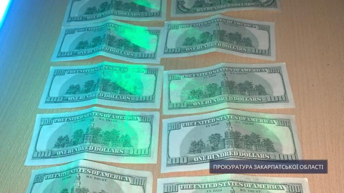 Закарпатський посадовець вимагав від підприємця 3000 доларів США – 02