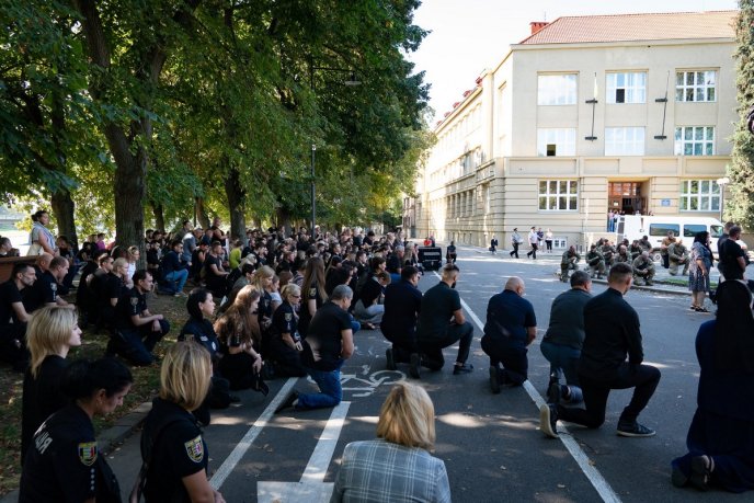 В Ужгороді поховали 26-річного захисника, який загинув у Донецькій області – 05 В Ужгороді поховали 26-річного захисника, який загинув у Донецькій області – 05
