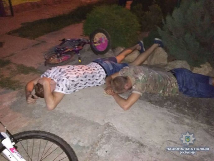 Поліція виявила наркопритон: усі подробиці – 06