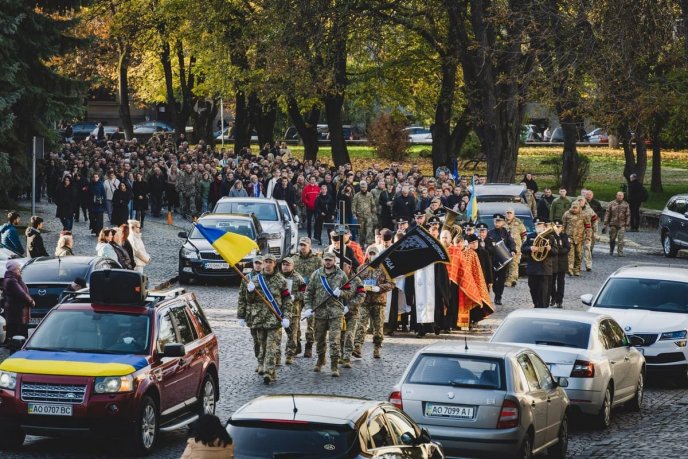 Закарпаття попрощалось із полеглим військовим зі 128-ї бригади, який загинув внаслідок ракетного удару – 07
