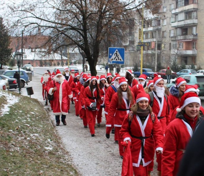 У Перечині відбувся Парад Миколайчиків – 04