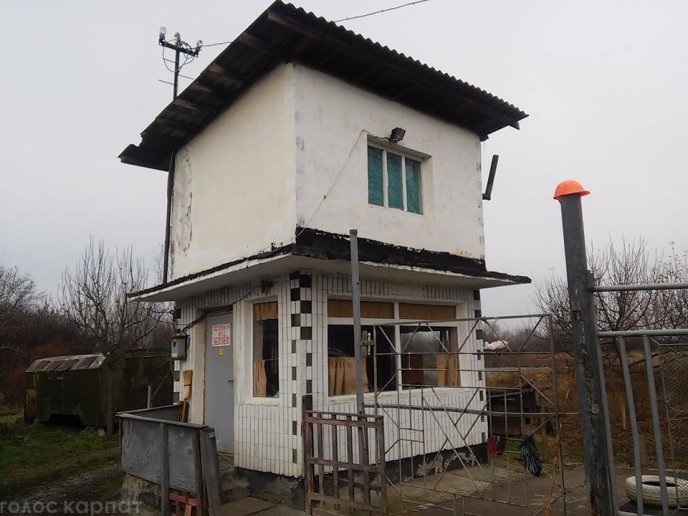 Мукачівський аеродром нагадує зону відчуження: як він зараз виглядає – 12