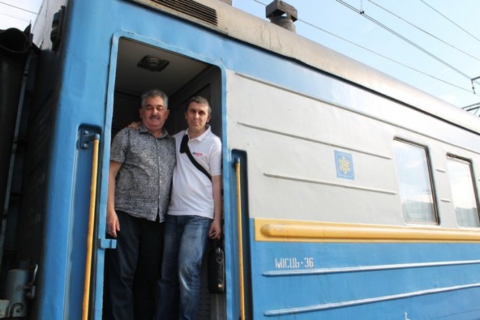 Мукачівські опозиціонери відправились в Київ, щоб взяти участь у мітингу "Вставай, Україно!" (ФОТО) – 05