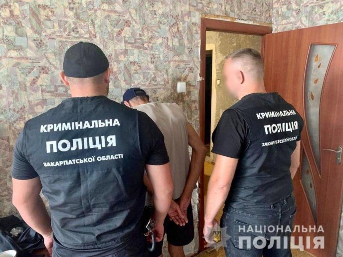 Поліція затримала зловмисника з іншої області, який обікрав будинок на Мукачівщині – 01 Поліція затримала зловмисника з іншої області, який обікрав будинок на Мукачівщині – 01