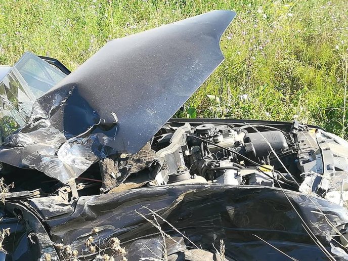 На Мукачівщині сталась ДТП: зіткнулись легковик і рейсовий автобус – 03