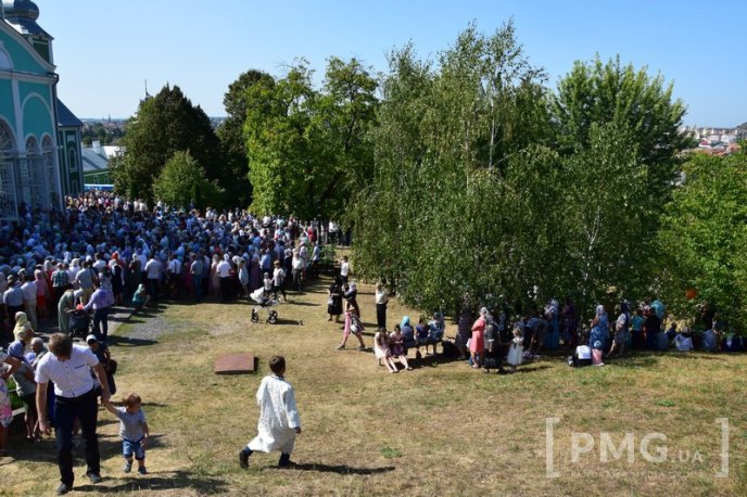 Мукачево святкує Успіння Пресвятої Богородиці: у монастирі – тисячі вірників – 03