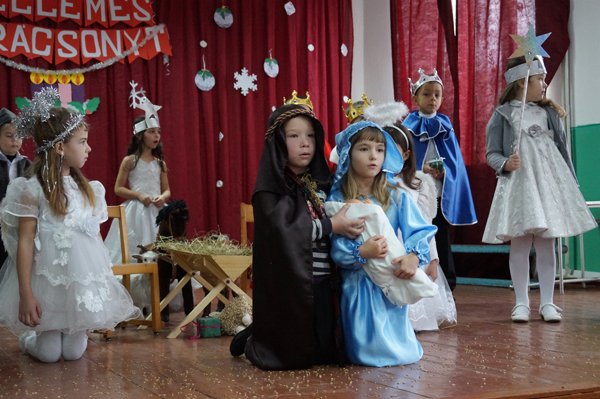 Учасники фестивалю «Віфлеємська зіронька» у Тячеві потішили колядками угорською мовою – 07