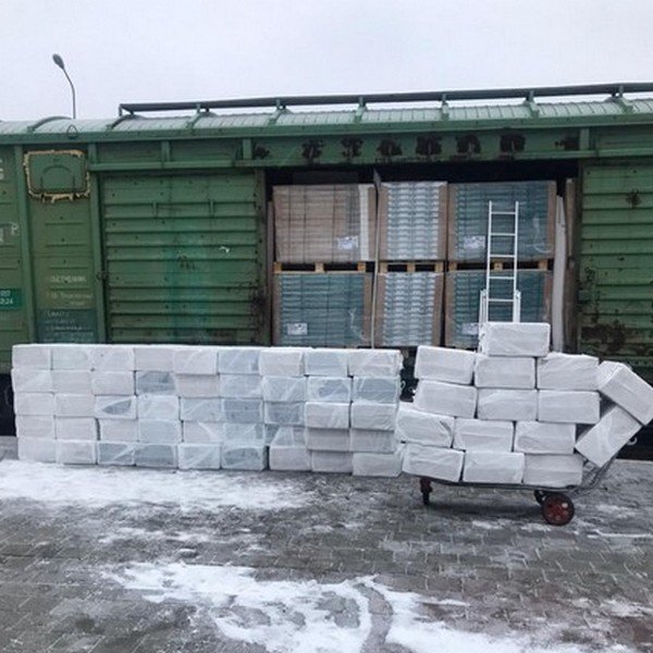 За документами ламінат: на кордоні з Румунією виявили контрабандні 30 тисяч цикарок – 01 За документами ламінат: на кордоні з Румунією виявили контрабандні 30 тисяч цикарок – 01