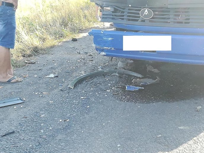 На Мукачівщині сталась ДТП: зіткнулись легковик і рейсовий автобус – 02