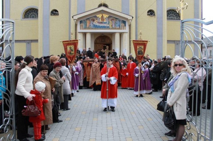 У Мукачеві пройшла масштабна хресна хода (ФОТО) – 05
