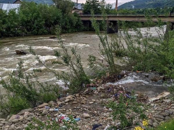 У річках Закарпаття піднявся рівень води – 01