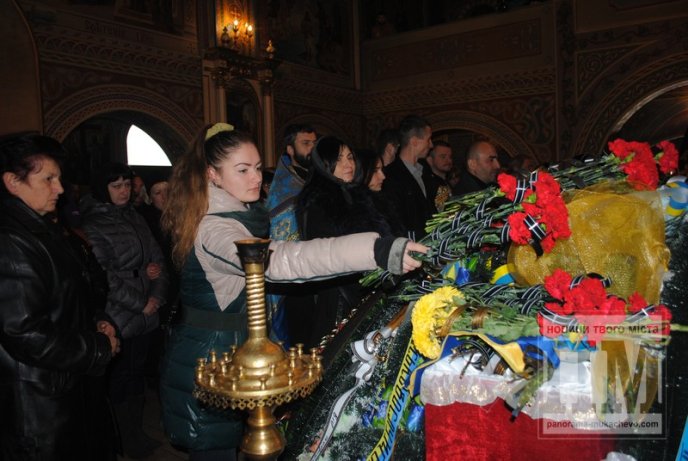 Мукачівці попрощались з відданим сином рідної землі Павлом Стецем (ФОТО) – 10