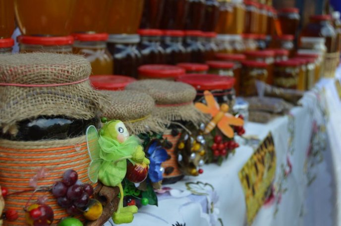 В Ужгороді стартував фестиваль "Медовий спас" – 17