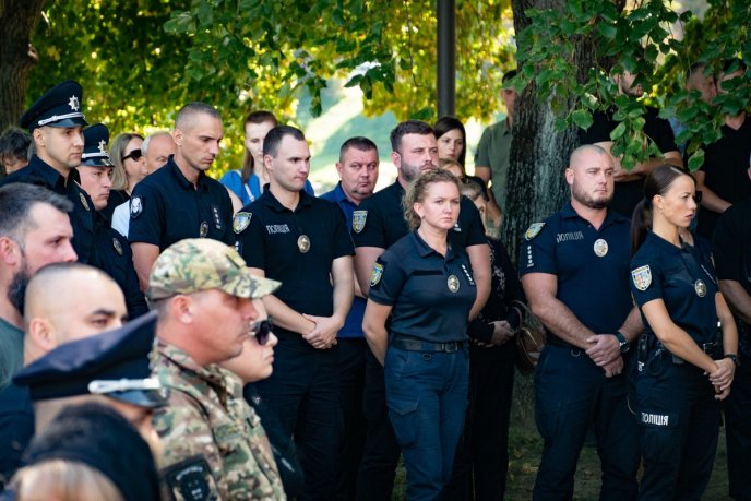 На Закарпатті поховали військового, який врятував десятки побратимів – 06