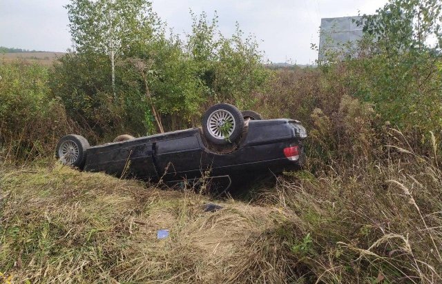 На Ужгородщині сталася аварія. Водій втік – 02 На Ужгородщині сталася аварія. Водій втік – 02