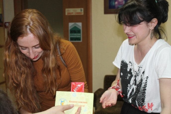 У Закарпатськй обласній бібліотеці ужгородці танцювали під "Круглий звук" – 15