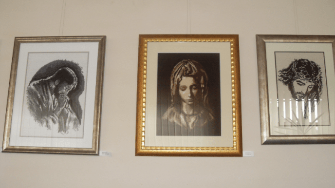 В Ужгороді словацька вишивальниця представила власні роботи – 05