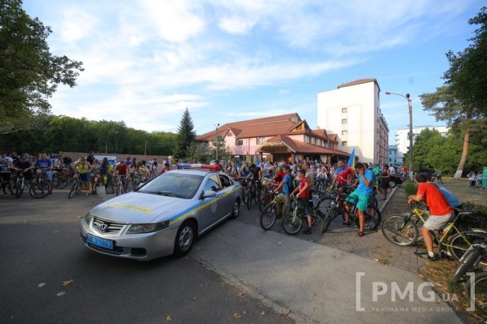 Мукачівці відзначили День Незалежності грандіозним велозаїздом та веселим флешмобом – 02