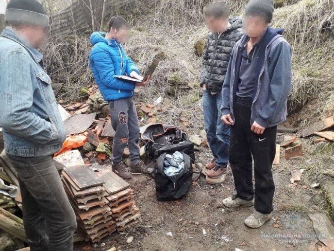 Чоловік проник у чужий двір і обікрав автомобіль – 02