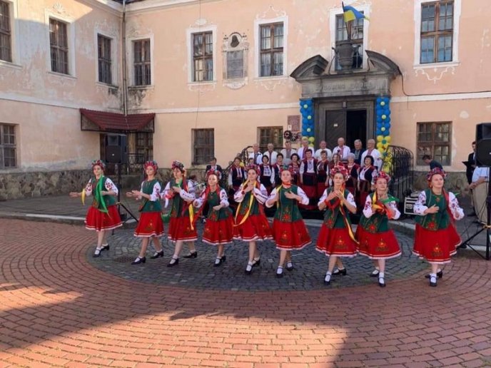 У Мукачеві вчора відбувся святковий концерт – 06 У Мукачеві вчора відбувся святковий концерт – 06