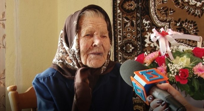 На Мукачівщині привітали жінку, якій виповнилося 100 років – 03