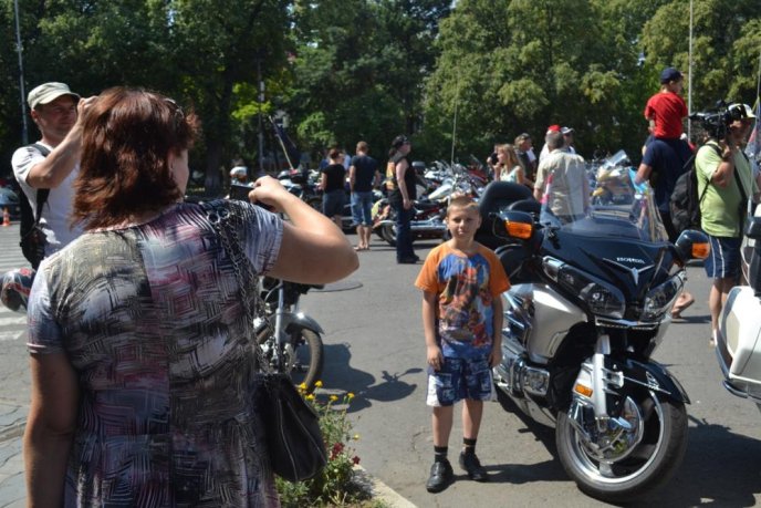В Ужгороді байкери влаштували виставку власних мотоциклів – 03