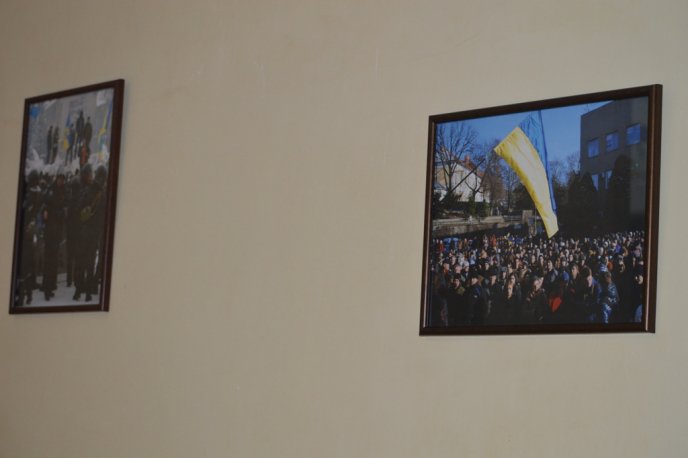 Виставка до Дня Свободи та Гідності триває у фойє Закарпатської ОДА – 05 Виставка до Дня Свободи та Гідності триває у фойє Закарпатської ОДА – 05