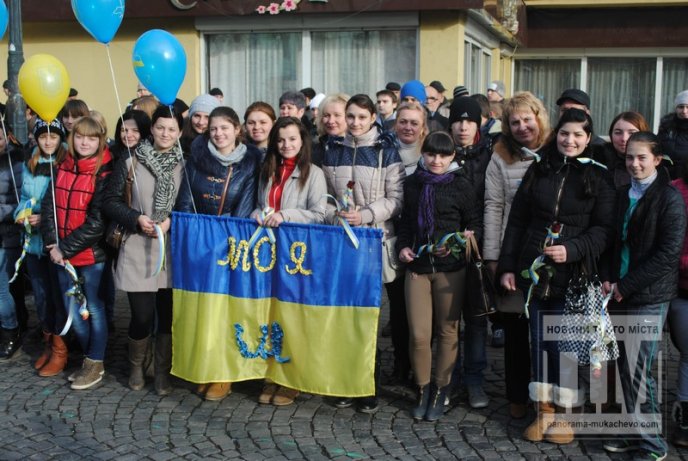 У Мукачеві з оплесками зустрічали героїв-бійців 128-ої бригади (ФОТОРЕПОРТАЖ) – 10
