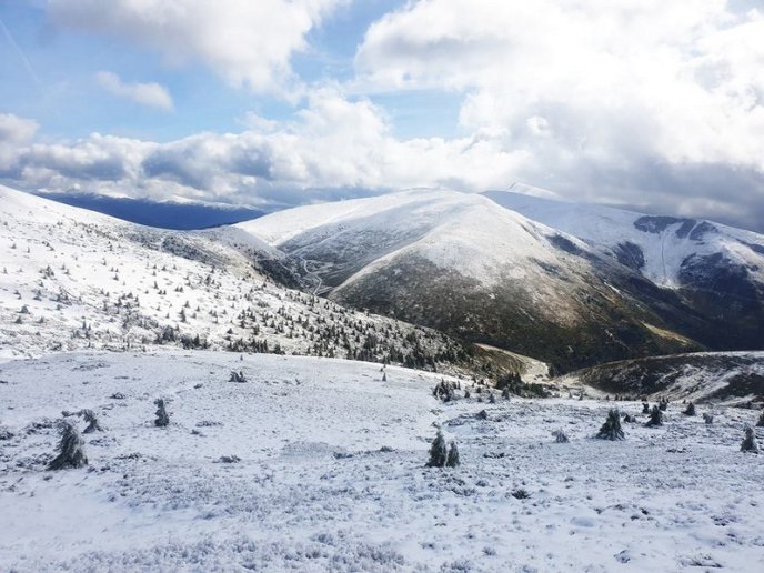 Гори замело снігом: нові вражаючі фото – 01