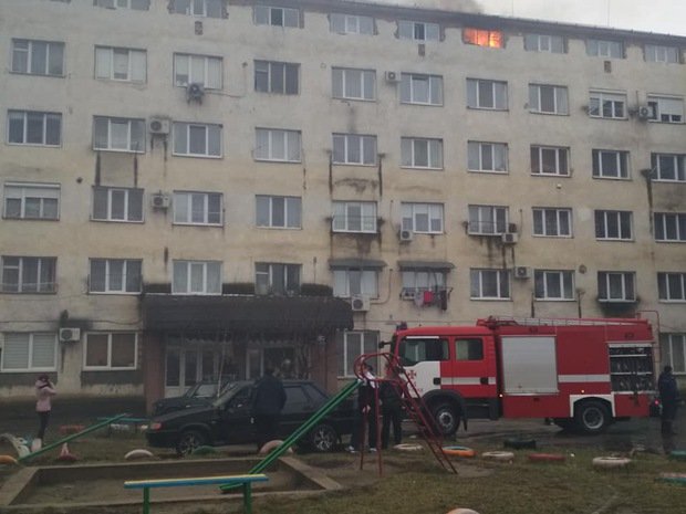 В Ужгороді горів гуртожиток – 02