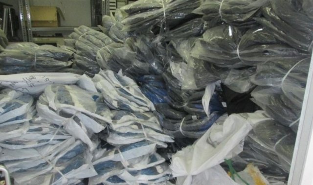 На в’їзді в Закарпаття угорські поліцейські затримали контрабандистів з подвійним громадянством, які переправляли партії одягу – 03