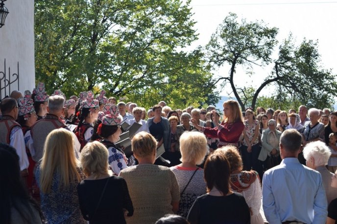 У найстарішій святині Закарпаття провели святкову Літургію – 10