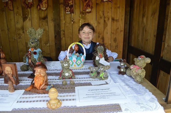 Молоді таланти Рахівщини взяли участь у фестивалі-конкурсі "Смарагдові витоки" – 03