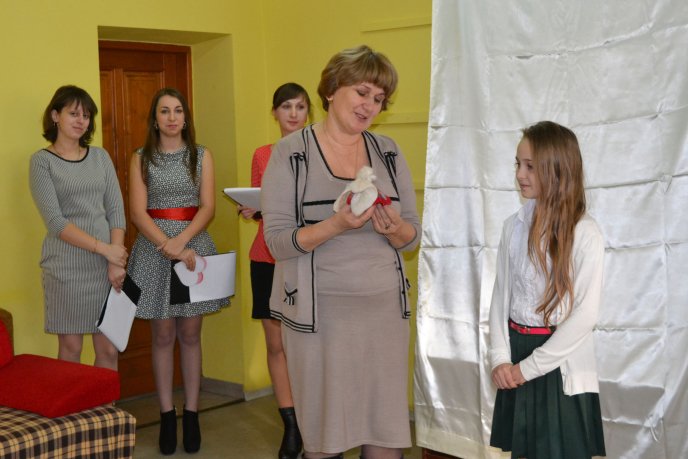 Вихованці тячівської "Парасольки" дарували щасливі серця (ФОТО) – 03