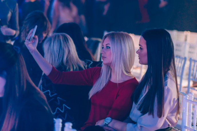 Мода заради життя: на Закарпатті відбувся ІІІ-й благодійний показ мод дизайнерки Роксолани Новак – 68