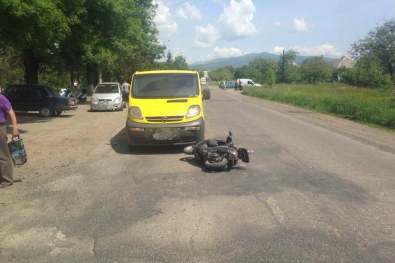 ДТП на Іршавщині: постраждав водій мопеда – 01