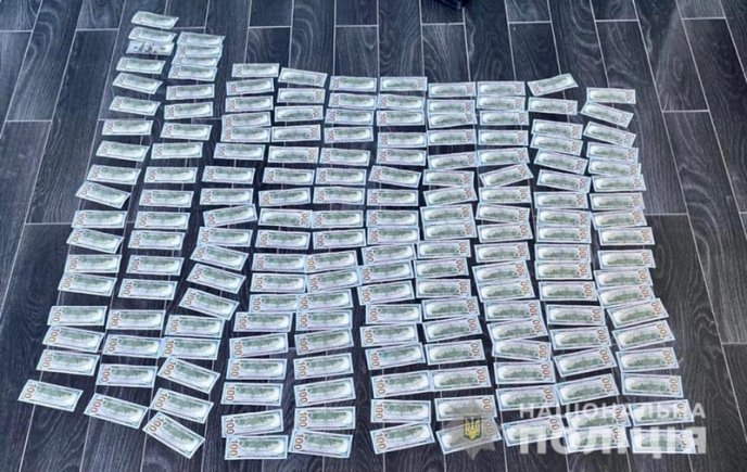 На Закарпатті медсестра "заробляла" близько 500 тисяч гривень щомісяця – 04