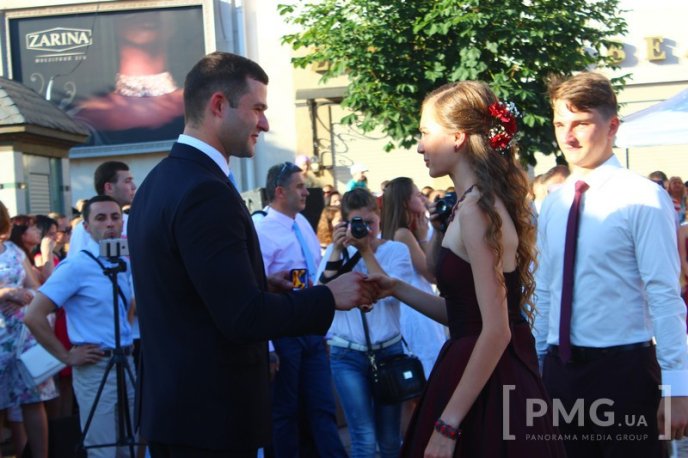 У Мукачеві нагородили випускників-медалістів – 36