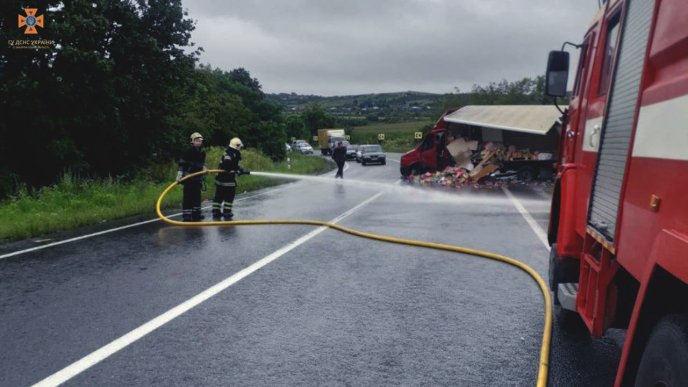 Рятувальники показали наслідки жахливої ДТП, яка сталась на Закарпатті – 02