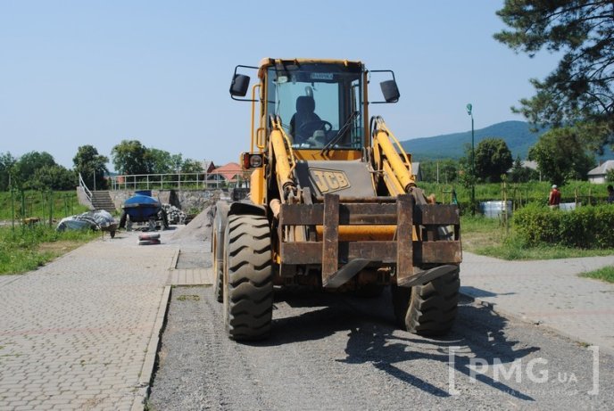 Парк Перемоги у Мукачеві: робота по облаштуванню триває – 13 Парк Перемоги у Мукачеві: робота по облаштуванню триває – 13