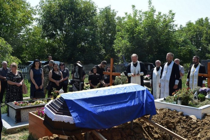 Поховали військового, життя якого обірвалось минулого тижня – 04