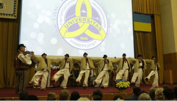 УжНУ відзначив 74-ту річницю від дня заснування – 04