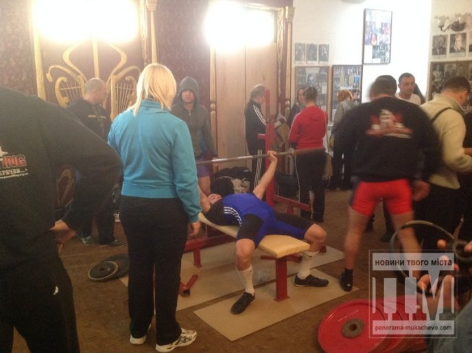 Чемпіонат України з жиму лежачи стартував у Мукачеві (ФОТО) – 02 Чемпіонат України з жиму лежачи стартував у Мукачеві (ФОТО) – 02