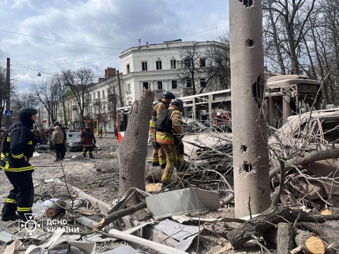 Свято, залите кров’ю: після удару по Сумах в Україні оголошують Дні жалоби – 04