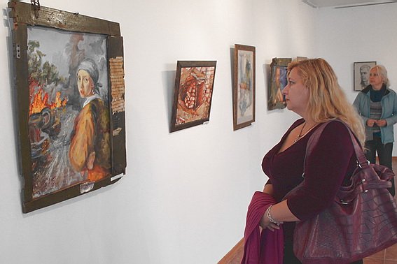 Маріупольські художниці розповіли ужгородцям про війну власним пензлем – 08