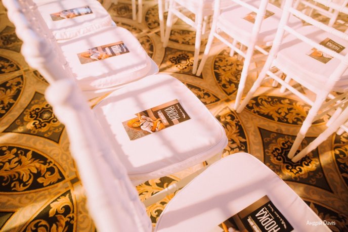 Мода заради життя: на Закарпатті відбувся ІІІ-й благодійний показ мод дизайнерки Роксолани Новак – 118