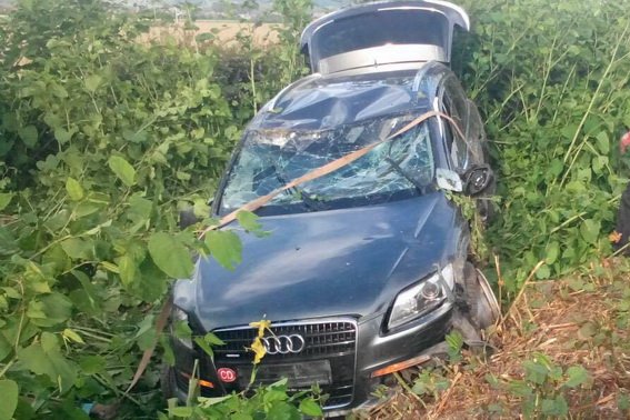 Водій "Шкоди" не постраждав, керманич "Ауді" – у реанімації, – поліція про ДТП в селі Іванівці – 02