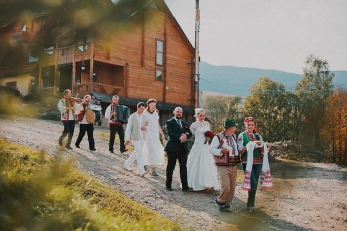 Неймовірне весілля пари з Росії у Карпатах (ФОТО) – 08