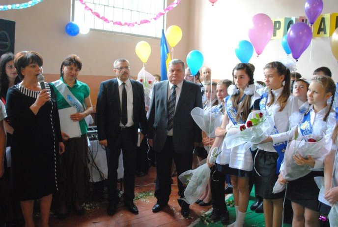 Останній дзвоник в Чинадієві: як це було (ФОТОРЕПОРТАЖ) – 06