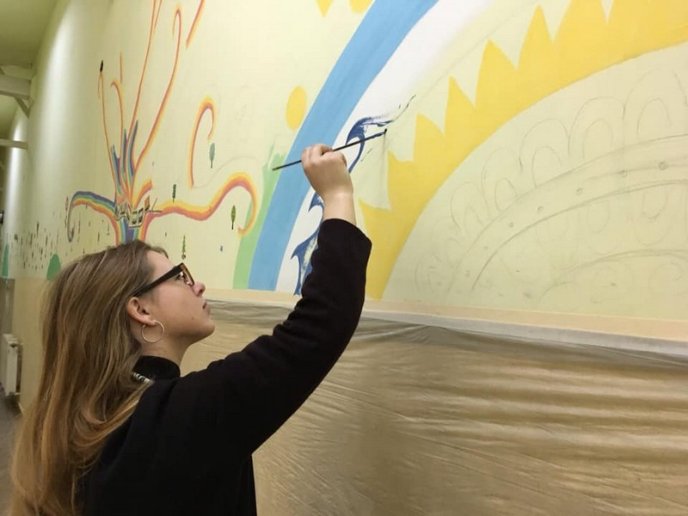 В одній зі шкіл Мукачева для першокласників облаштували казкові коридори – 01